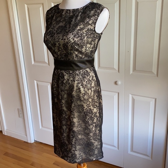 Adrianna Papell Black Lace Overlay Sheath Dress Size 4 - Picture 3 of 11